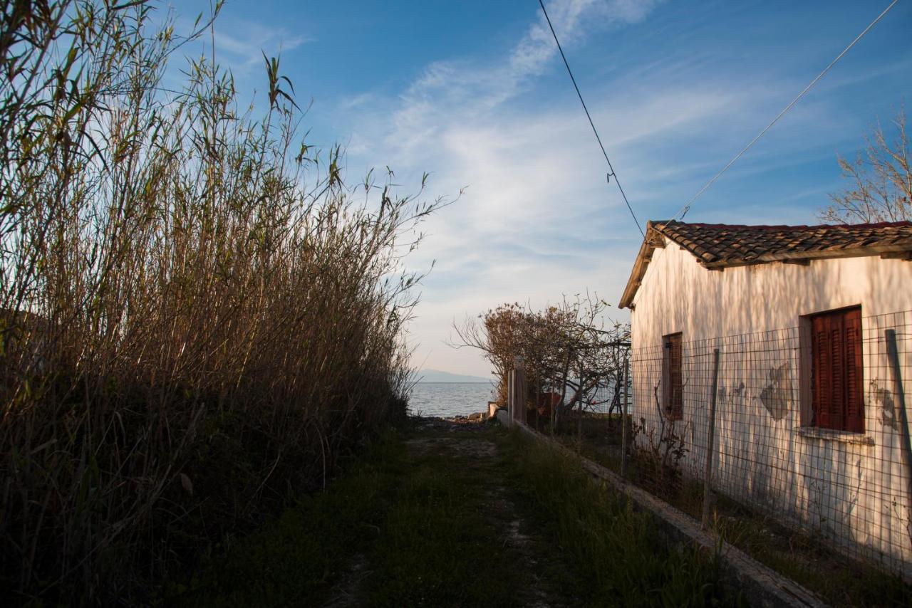 Burnelia Vacation House Lefkímmi Exterior foto